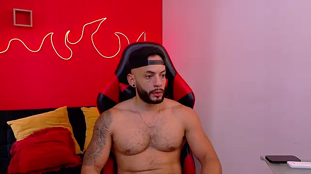 צ'אט XXX בשידור חי של Mike_savage3