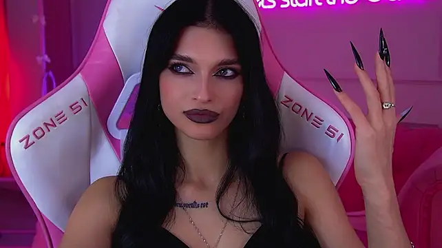 BeverlyMost Show in webcam