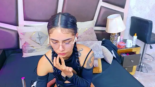 XXX chat uživo modela NicoleEsposito