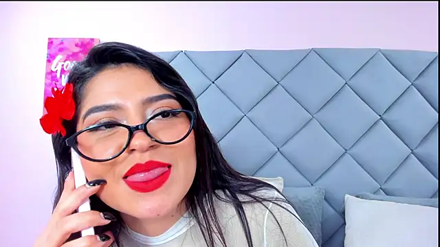NahomyAdams Chat XXX in diretta
