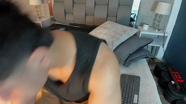 Živý XXX chat Charlie___Musk
