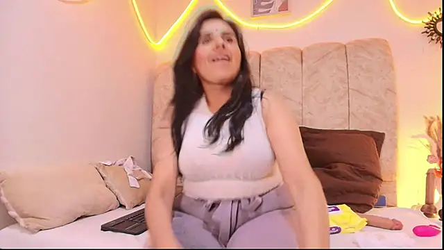 Chatroom XXX en direct de _Marcela__