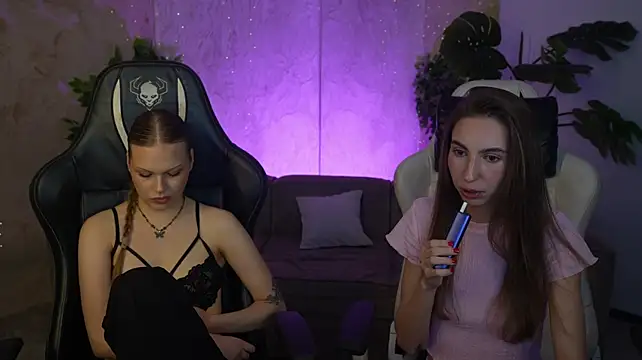 Charlotte_Dreams' Live XXX Chat