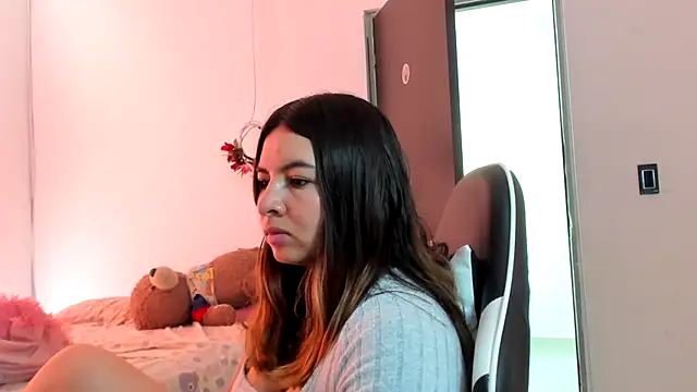Živý XXX chat __Emma__11__Lecat_