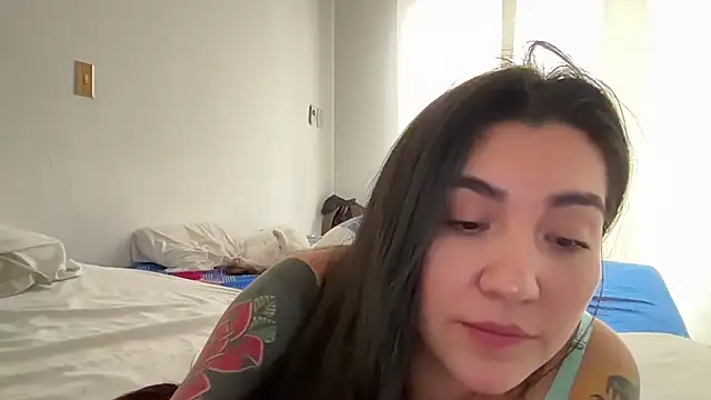 แชท XXX สดของ KathiaJenner