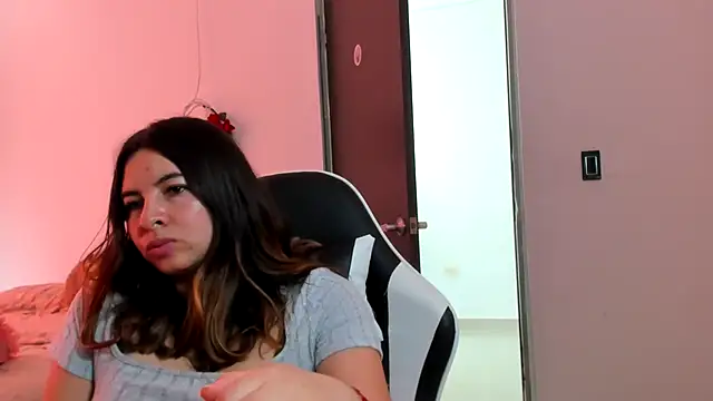 צ'אט XXX בשידור חי של __Emma__11__Lecat_