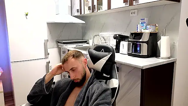 XXX chat uživo modela RyanStorm_