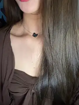 Chat +18 de Yiyina_17 ao vivo