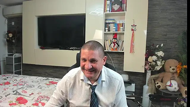 SpartacusDaddy48のライブXXXチャット