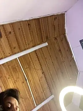 Andrea_secret_ Adlı Modelin Canlı XXX Sohbeti