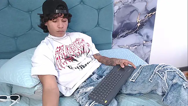 MaximilianRoth – Naživo XXX chat