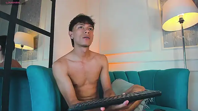 Show modela Im_Kael_ na web-kameri