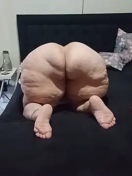 MegaAssMature Шоу с уебкамера