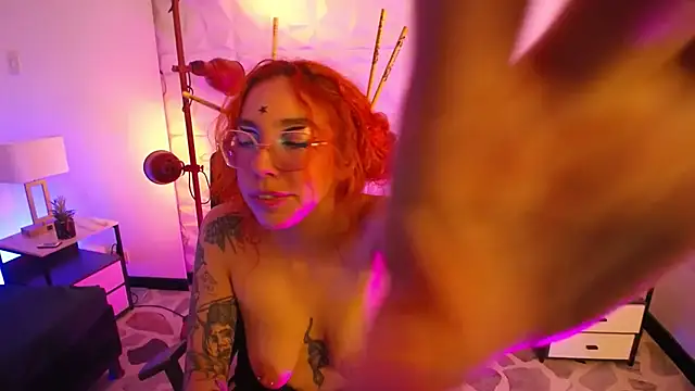 mere_in_redd Live XXX-Chat