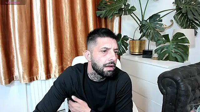 دردشة TommyDum الجنسية المباشرة