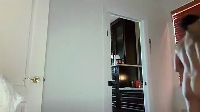 IKissedAGirl XXX чат на живо