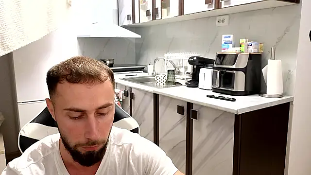Chatroom XXX en direct de RyanStorm_