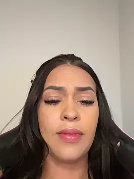 Chat +18 de Lyly_Angelll ao vivo