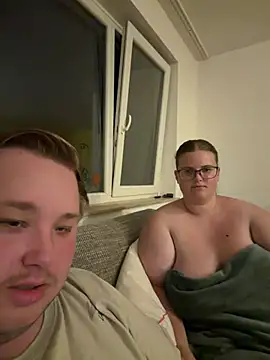 CurvyPaar2 Live XXX Chat