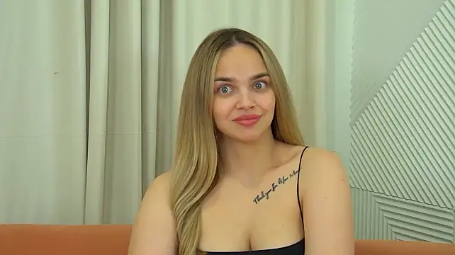 AnitaVenture XXX чат на живо