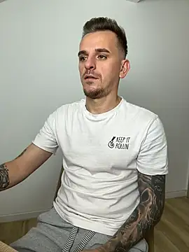 Huge_cock22cm Webcam show