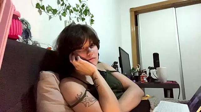 HeyFriren Adlı Modelin Canlı XXX Sohbeti