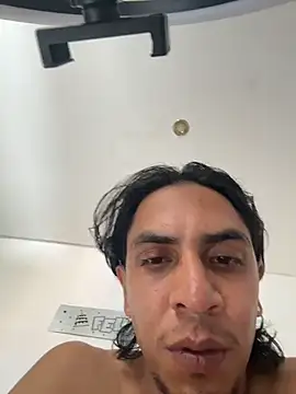 Monkey_uchiha777 Adlı Modelin Canlı XXX Sohbeti