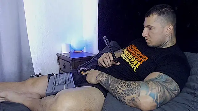 Shane_Clay 即時 XXX 聊天