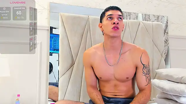 Adrien_Monteiro Adlı Modelin Canlı XXX Sohbeti