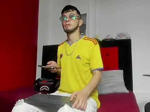 Chat +18 de mark_splinter09 ao vivo