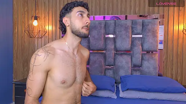 Dean_aimee Show in webcam