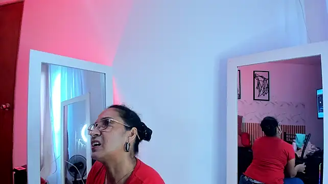 AnnaArela Adlı Modelin Canlı XXX Sohbeti