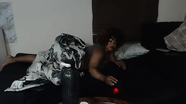 Foxybrownxx1 XXX чат на живо