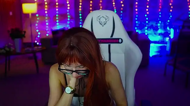 Evelyn054 XXX чат на живо