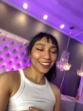 Chatroom XXX en direct de LaylaJames