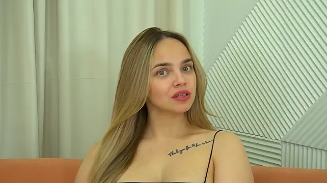 Chat +18 de AnitaVenture ao vivo