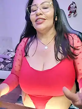 Chatroom XXX en direct de esmeralda_milf