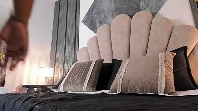 Chat +18 de Slutty_Vicky ao vivo