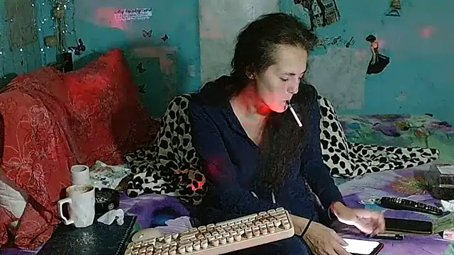 brighteyes77 Adlı Modelin Canlı XXX Sohbeti