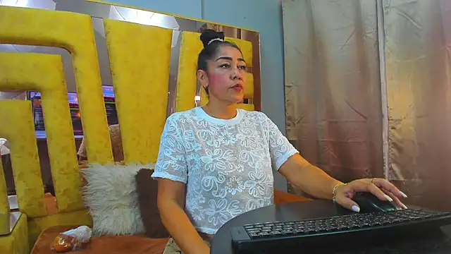دردشة VikyThomsonn الجنسية المباشرة