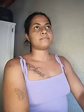Giselabrunette25 élő XXX-chatje
