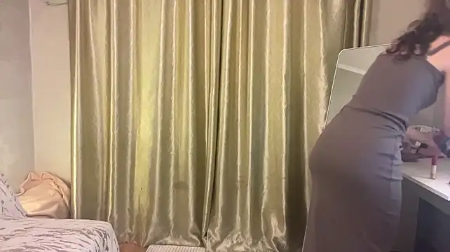 auramaxxing's Live XXX Chat
