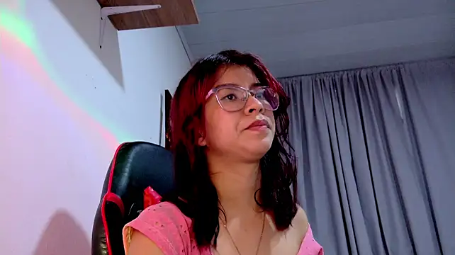 Sarah_Smitt_ Chat XXX live