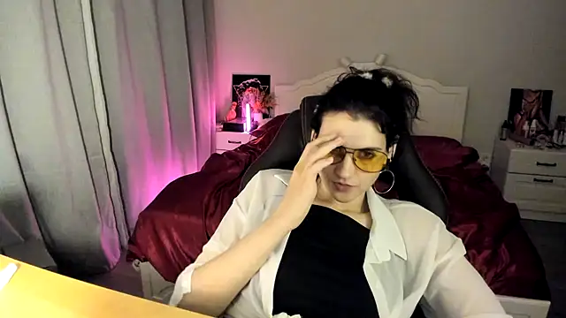 AmeliaInAmber's Live XXX Chat