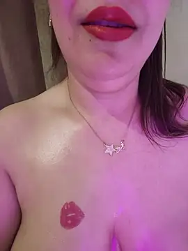 Doodqueen Adlı Modelin Canlı XXX Sohbeti