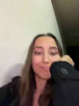 Show modela ICrazyOneIRL na web-kameri
