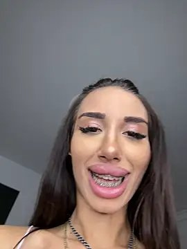 Chat +18 de BlueEyes_BB ao vivo