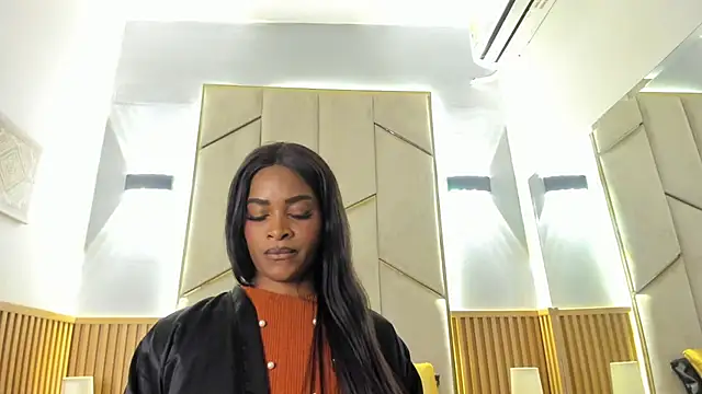 Chat +18 de KarinaaCoxx ao vivo