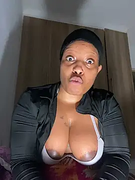 Chat XXX en directo de RainBougie