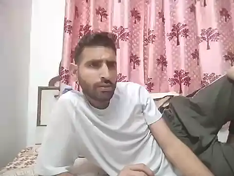 bigcockboy1121 Adlı Modelin Canlı XXX Sohbeti